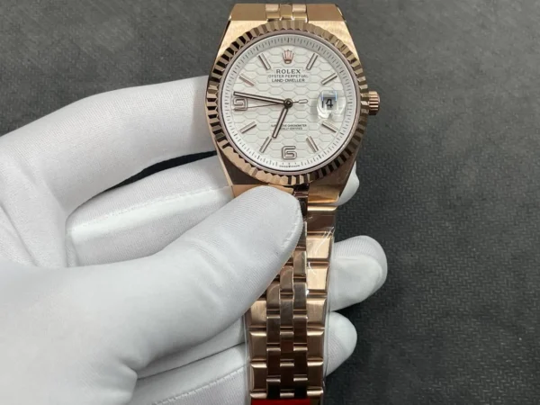 Gefälschte Rolex Land-Dweller 40 mm Everose Gold