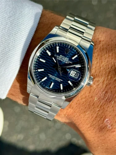 Rolex Datejust 126334 41mm Bright blue Motif Dial photo review