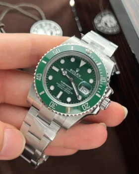 Super Clone Rolex Submariner Green Dial 116610LV Hulk view 2