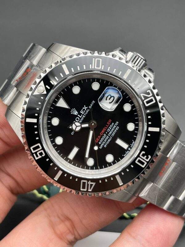 Dupe Rolex Sea-Dweller 43 mm 126600 Black Dial